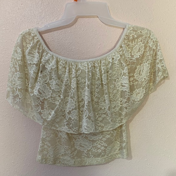 White flowery crop top - Picture 2 of 5